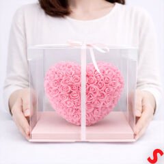 Şeffaf PVC Kutulu Pembe Yapay Güllü Kalp – 25 cm