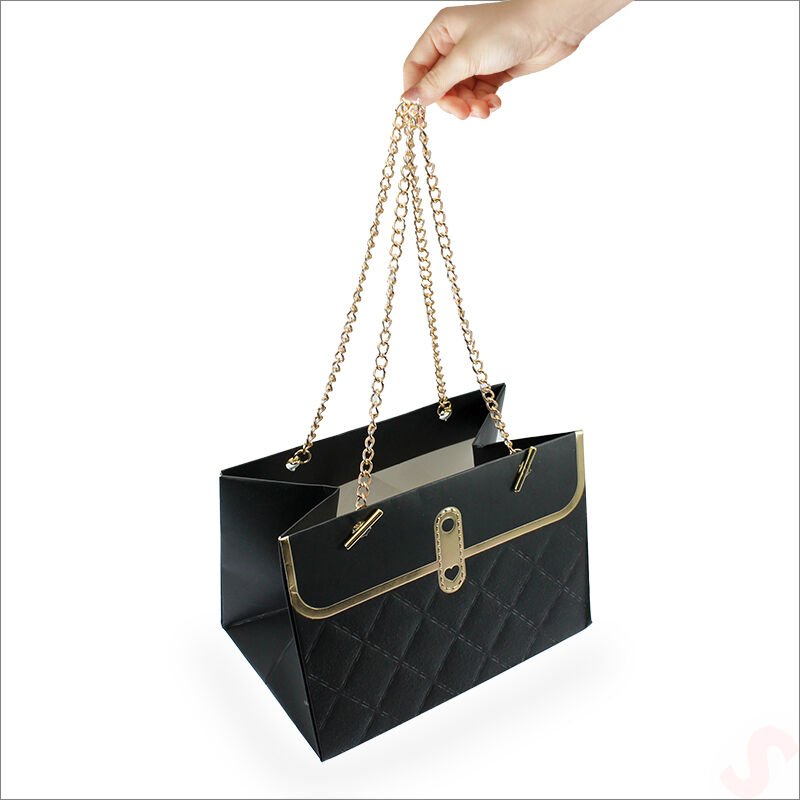 Zincir Askılı Karton Hediye Çantası 15×11×10 cm – Siyah