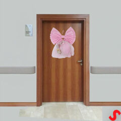 Kasnaklı Tül Fiyonk ve Ayıcıklı 70cm x 55cm Kapı Süsü - Pembe